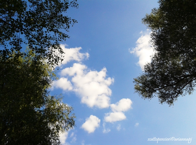 Vedo le nuvole in viaggio_scattopensieri©ariannapj